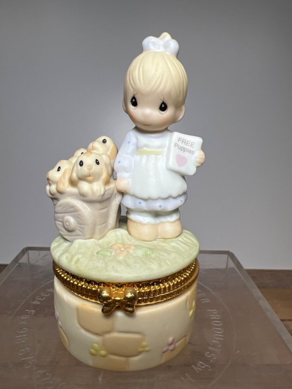 Precious Moments God Loveth A Cheerful Giver Hinged Trinket Box Figurine